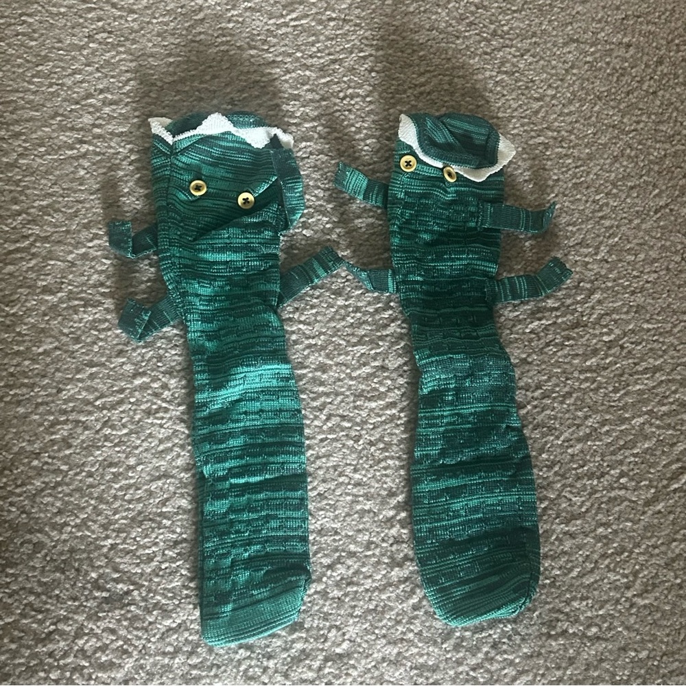 Alligator Chomp Socks - Picture 3 of 4
